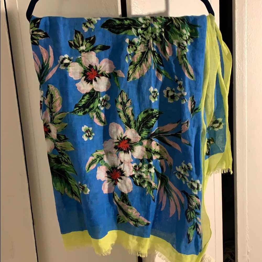 NWOT Diane Von Furstenberg blanket scarf